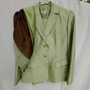 Trio New York silk professional suit. Sz.Small